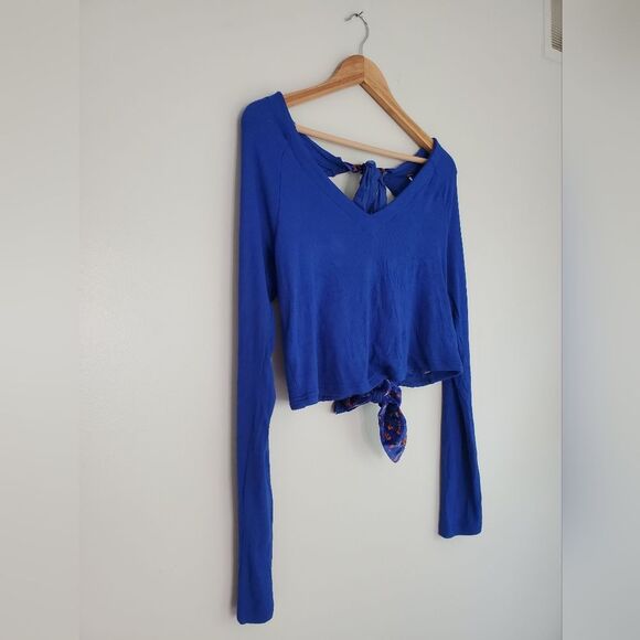 Free people Womens Blue Looking Foward Cropped Printed long sleeve T-Shirt Large - Picture 3 of 13